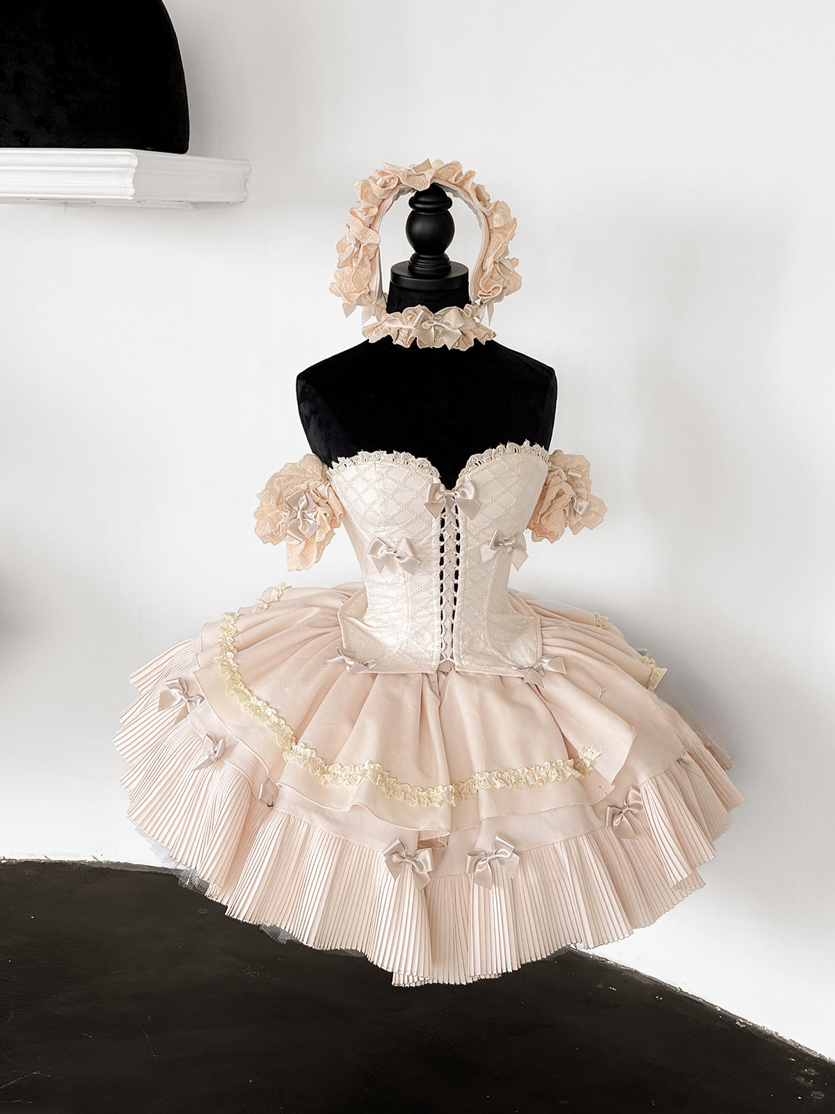 Sweet Lolita Cake Cream Dress Floral Sweet Lolita Corset Dress with Giant Bow Accent