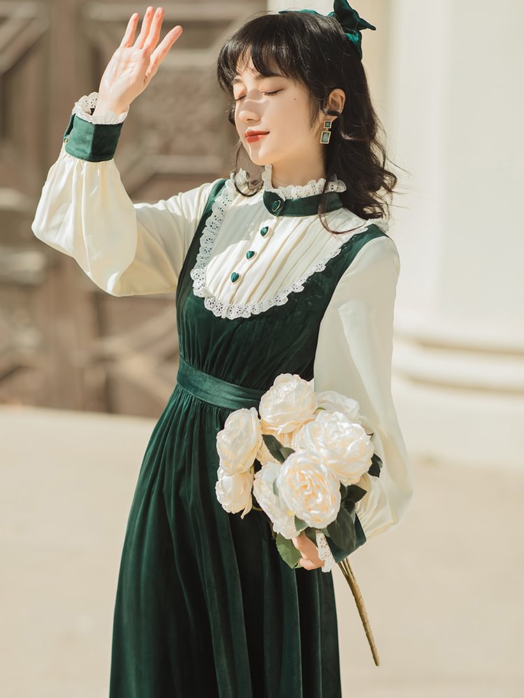 Classic Cintage Court Style Medieval Lolita Velvet Embroider French Princess Dress