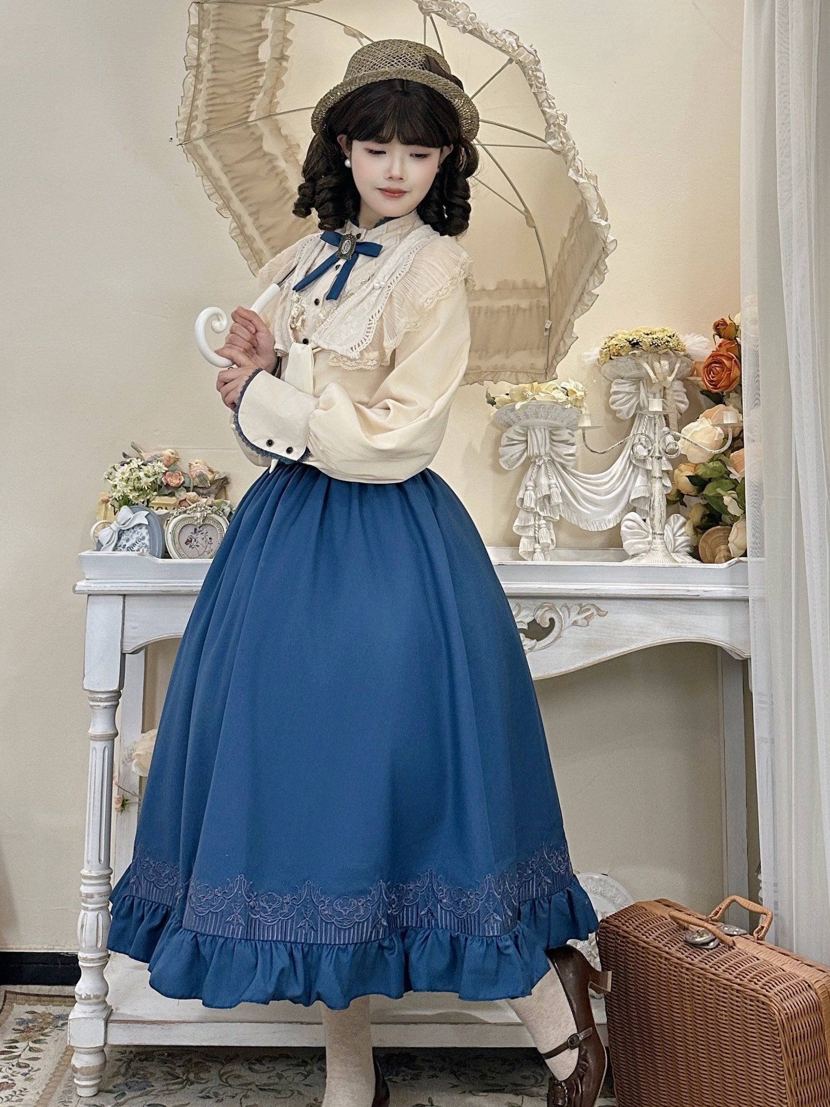 Classic Vintage Lolita Skirt Set Blue Skirt Cream Blouse for Tea Party Fashion Lolita Outfits Blouse Skirt OP Dress