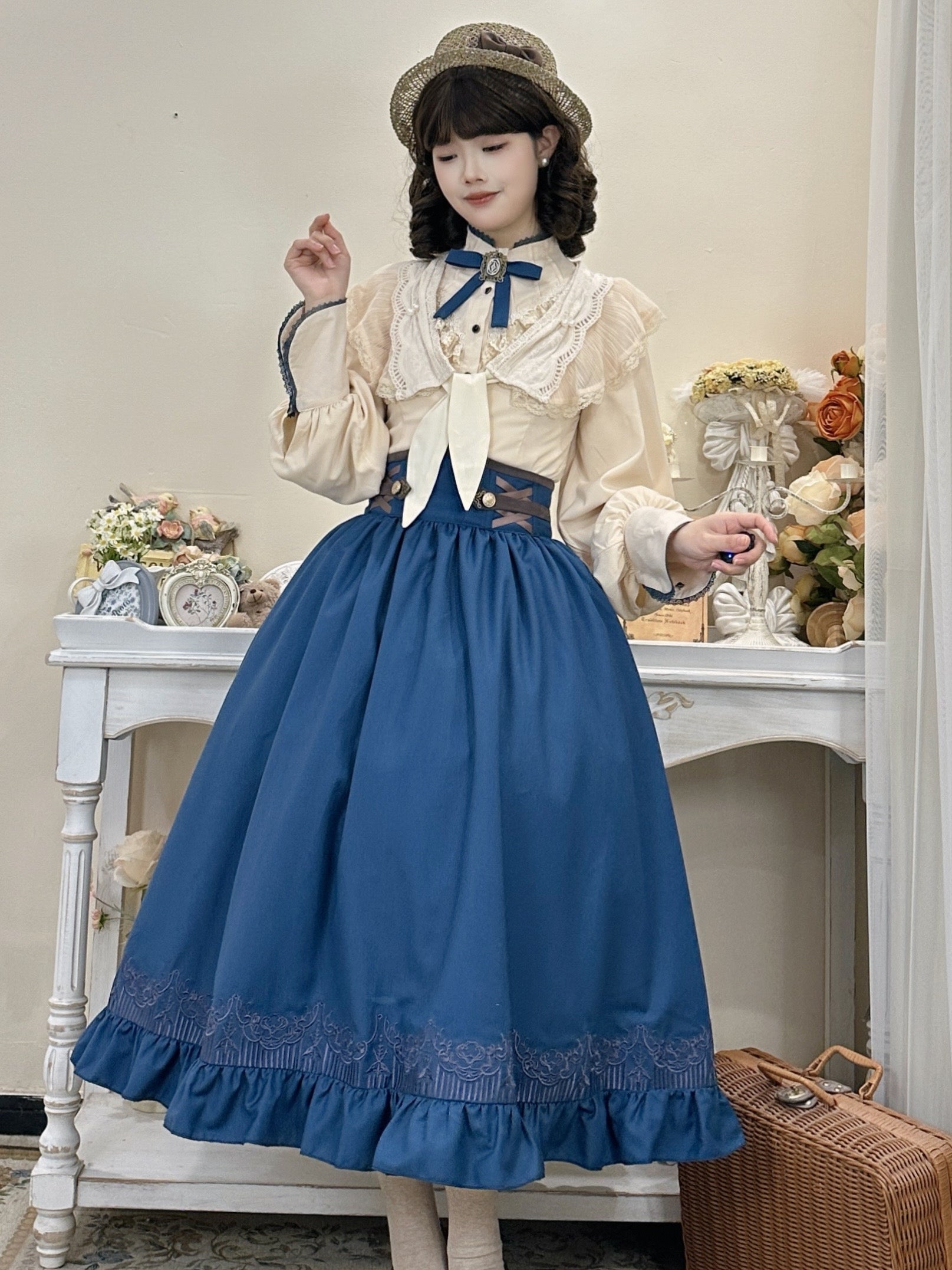 Classic Vintage Lolita Skirt Set Blue Skirt Cream Blouse for Tea Party Fashion Lolita Outfits Blouse Skirt OP Dress