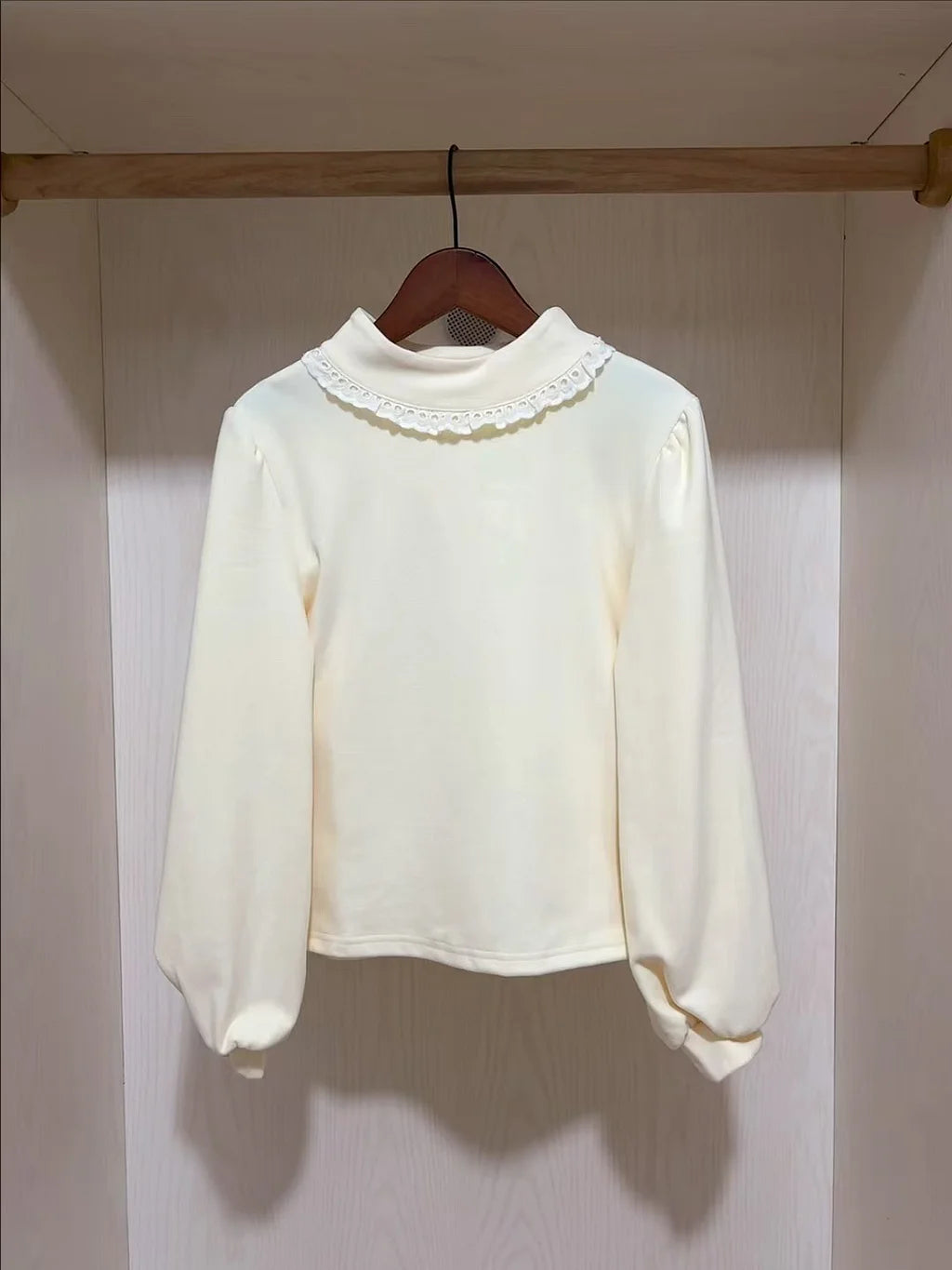 Classic White Interior Female Autumn and Winter Bottom Long Sleeve Lantern Sleeve Lolita Top Blouse
