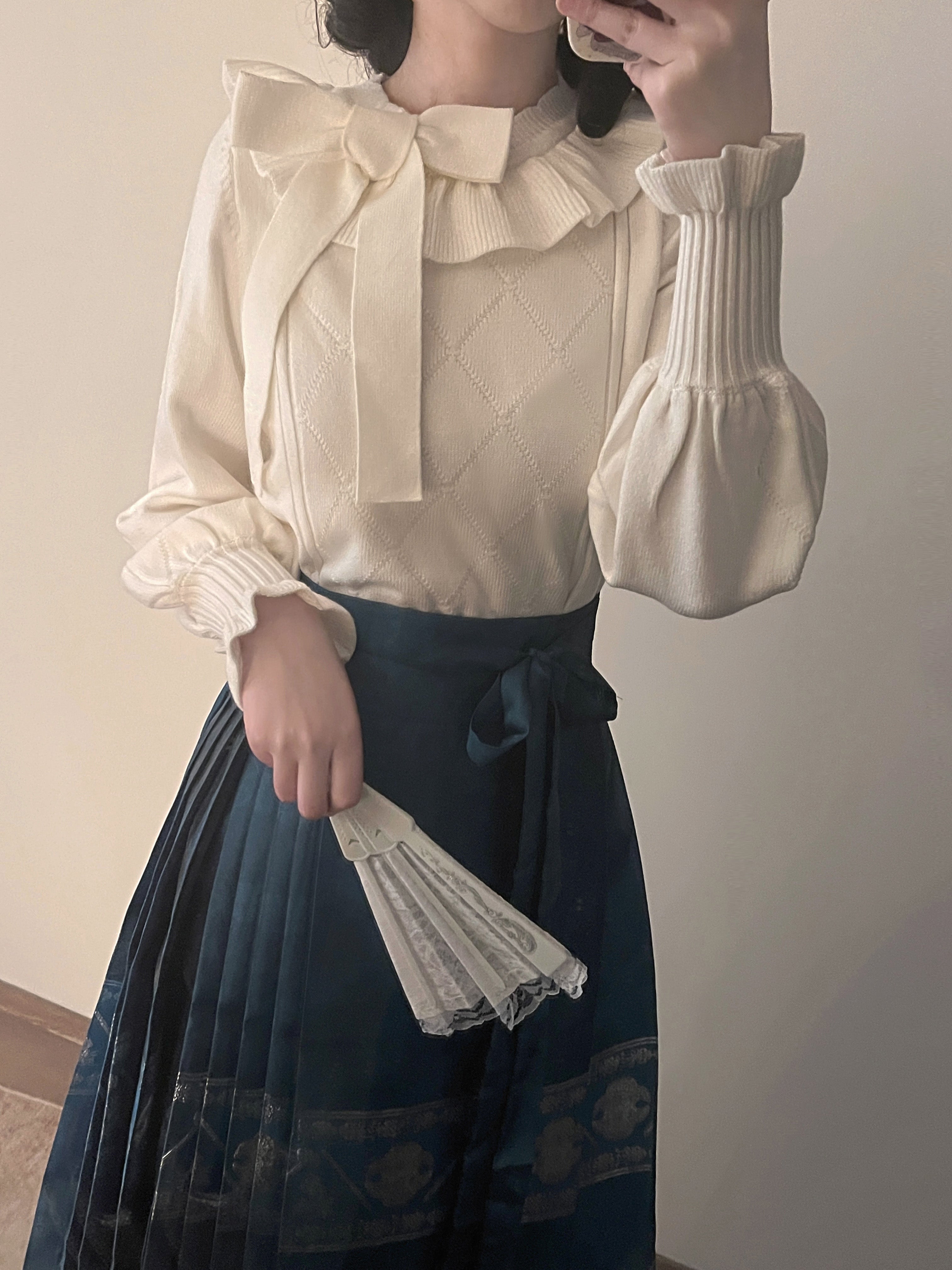 Crew Neck Sweater with Autumn and Winter Base Cute Bubble Sleeve Lolita Sweater Knitted Warm Inner Blouse