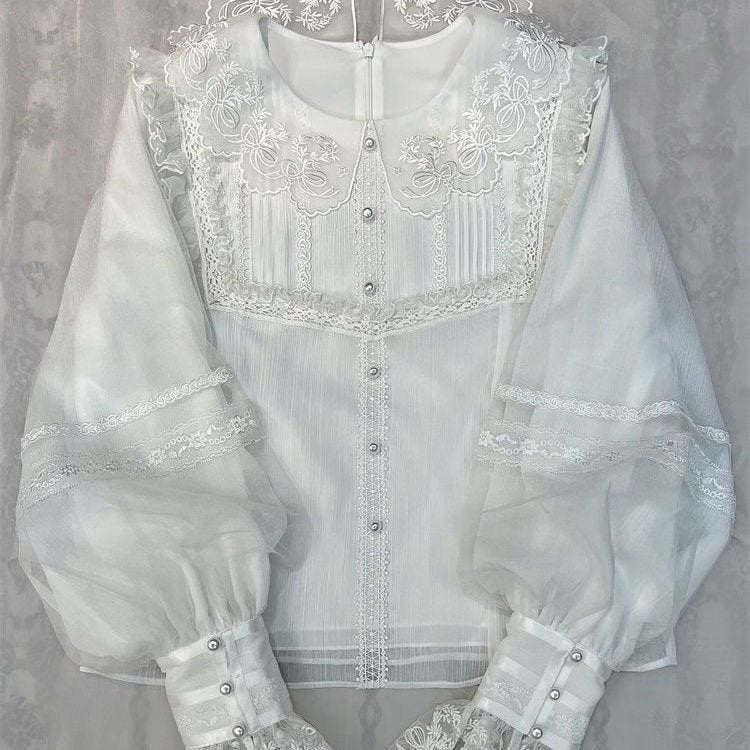Lolita Blouses Apricot White Gemini Rabbit Matching Lace Inside Spring and Autumn Models
