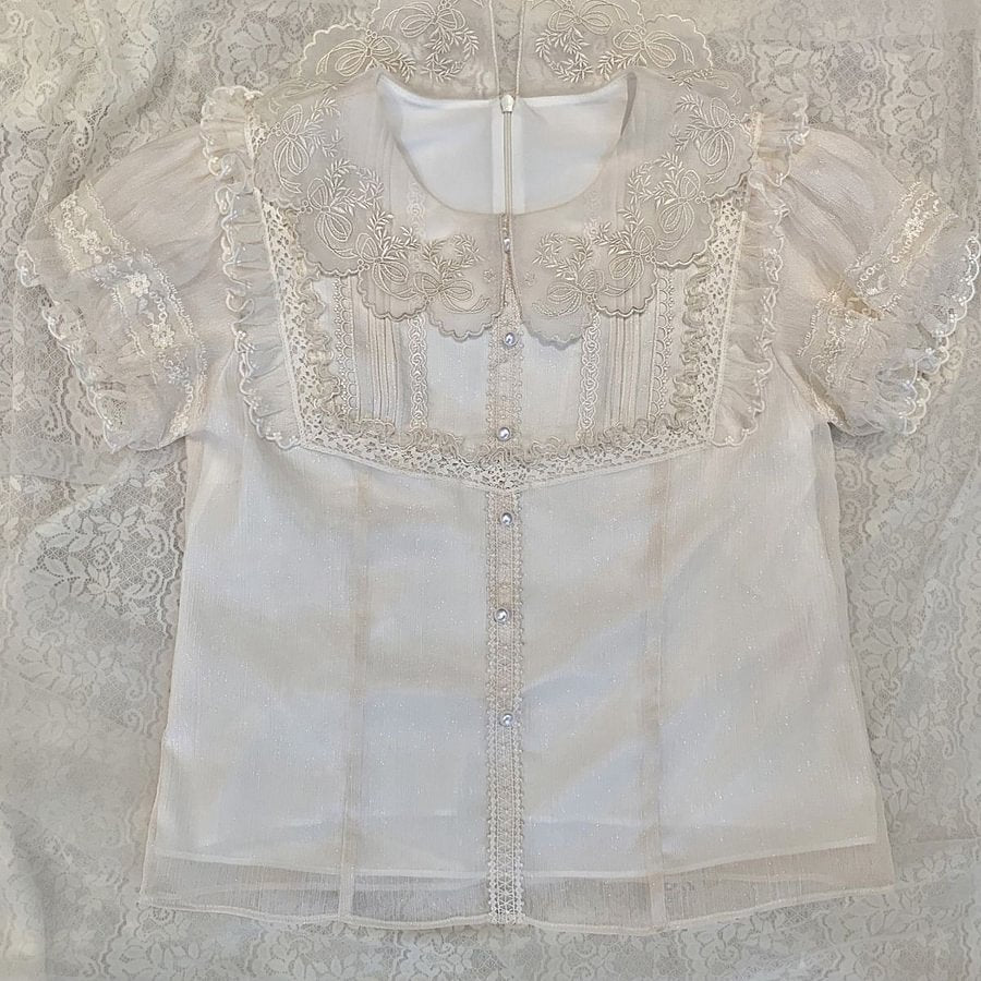 Lolita Blouses Apricot White Gemini Rabbit Matching Lace Inside Spring and Autumn Models