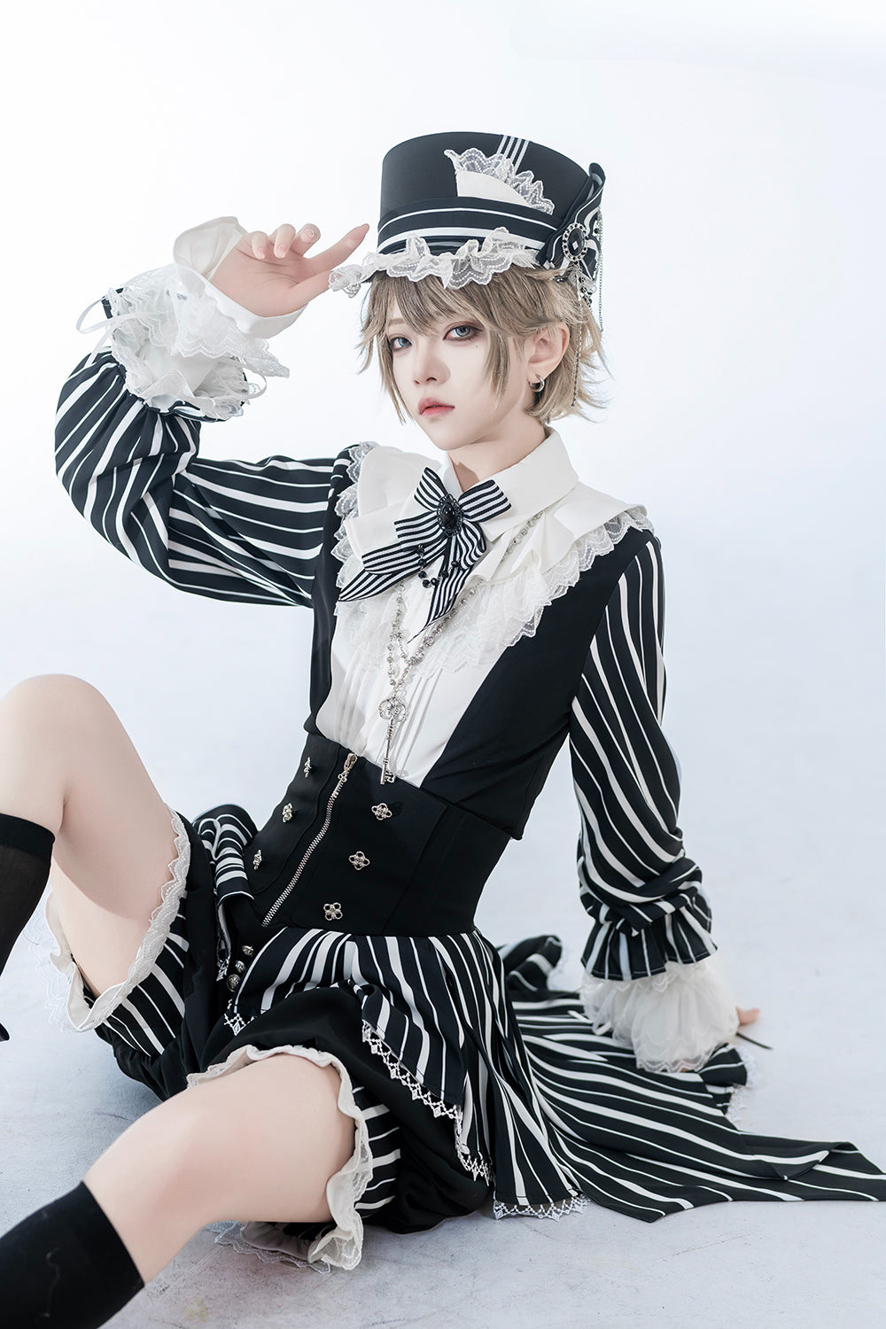 Ouji Fashion Black Cabaret Gothic Ensemble Retro Elegant Lolita Prince Long-sleeved Shirt Shorts