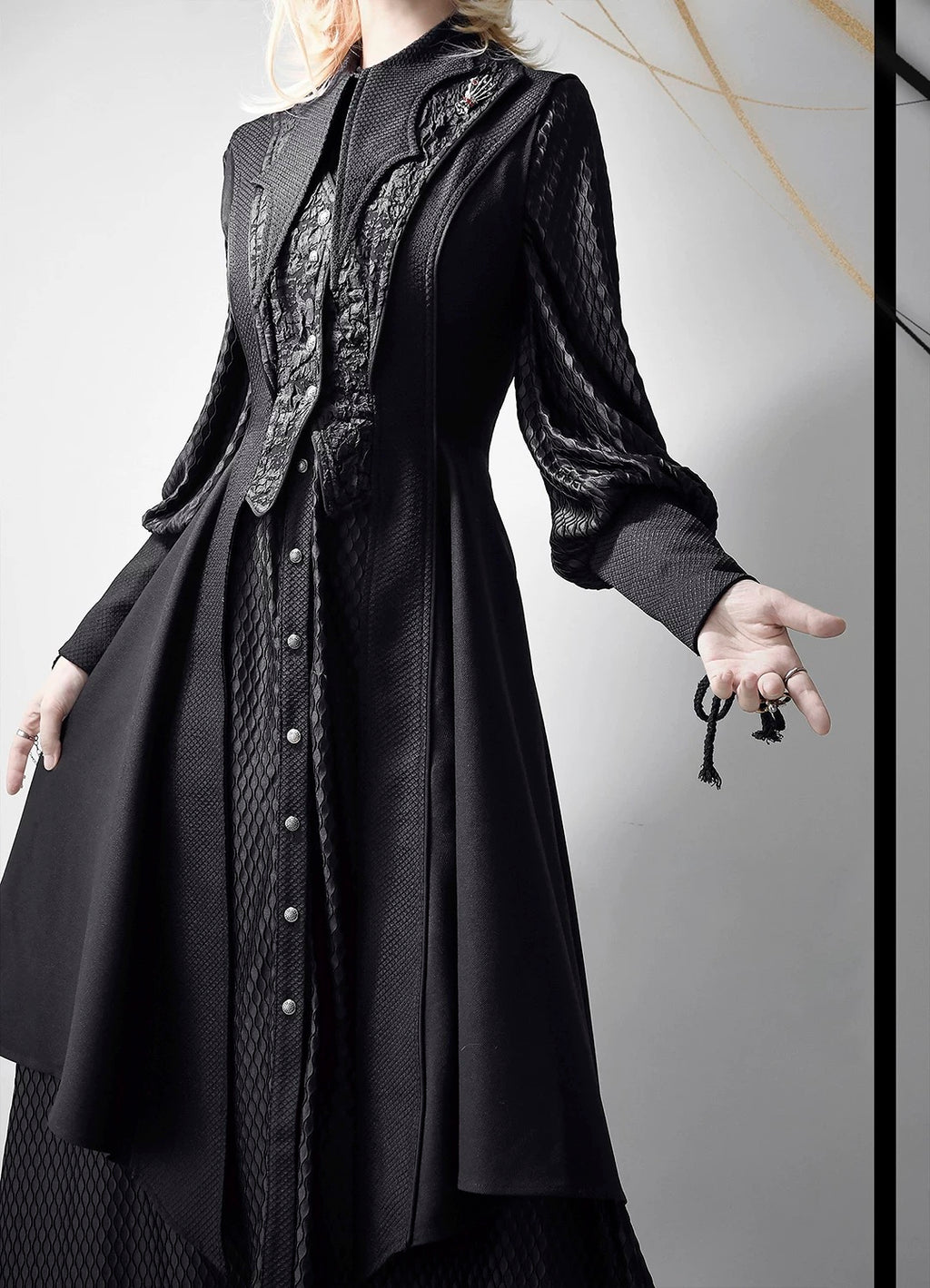 Ouji Fashion Goth Lolita Long Coat Shorts Set Green Black Gothic Lolita Tailored Lace Detailed Ensemble