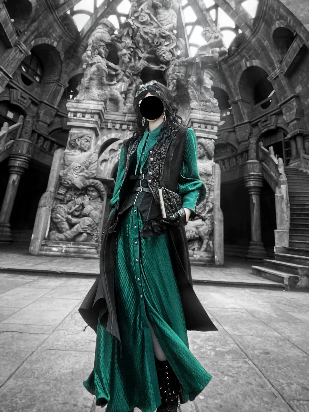 Ouji Fashion Goth Lolita Long Coat Shorts Set Green Black Gothic Lolita Tailored Lace Detailed Ensemble