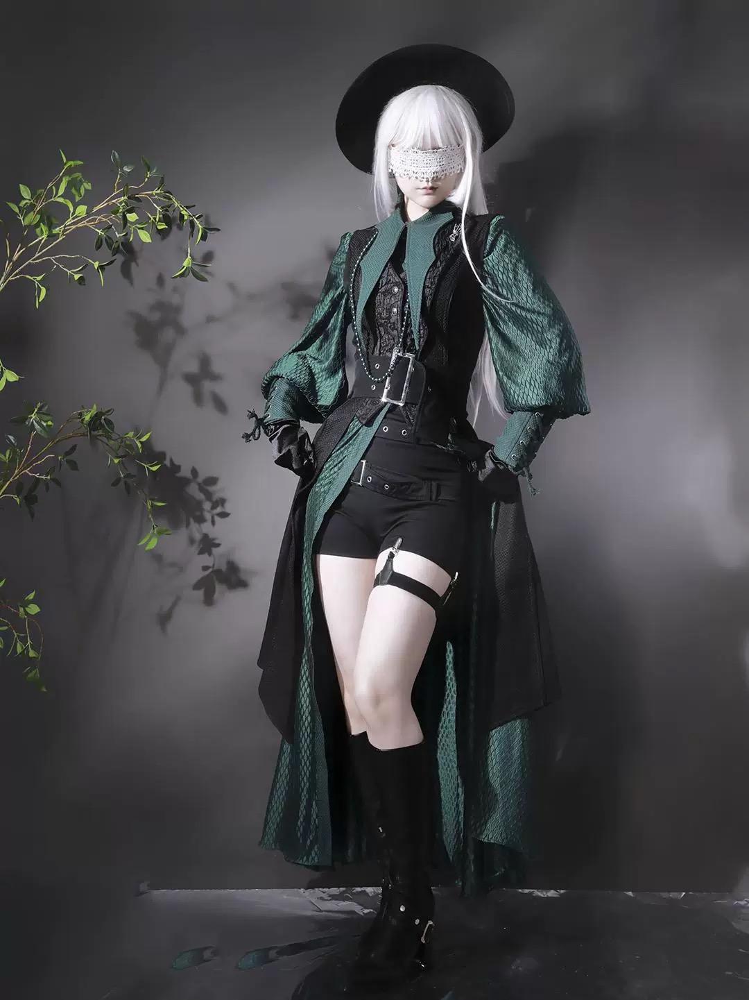 Ouji Fashion Goth Lolita Long Coat Shorts Set Green Black Gothic Lolita Tailored Lace Detailed Ensemble