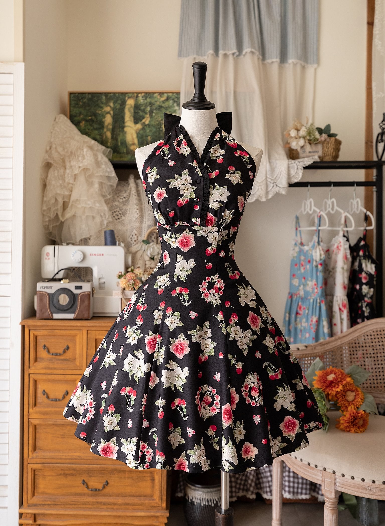 Qi Lolita Classic Vintage Spring and Summer Elegant Polka Dot Sleeveless Dress Lolita