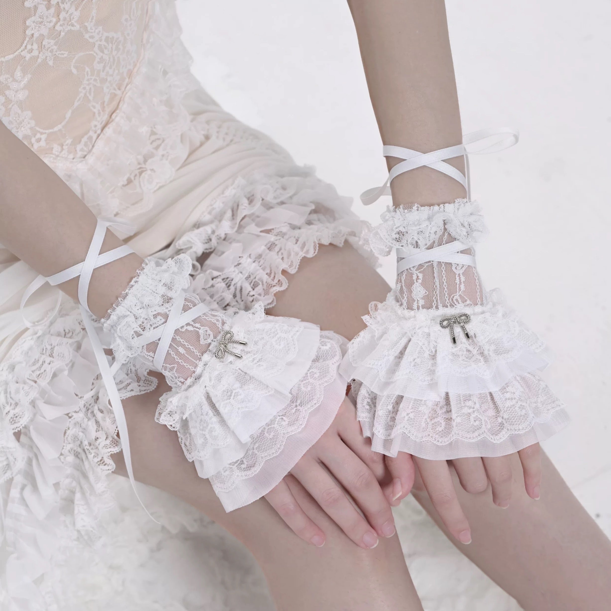 Lolita Hand Accessories White Lace Hand Sleeves Ribbon Straps