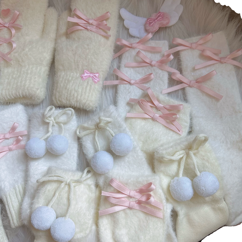 White Lolita Element Autumn Plush Thickened Gloves with Small Accessories