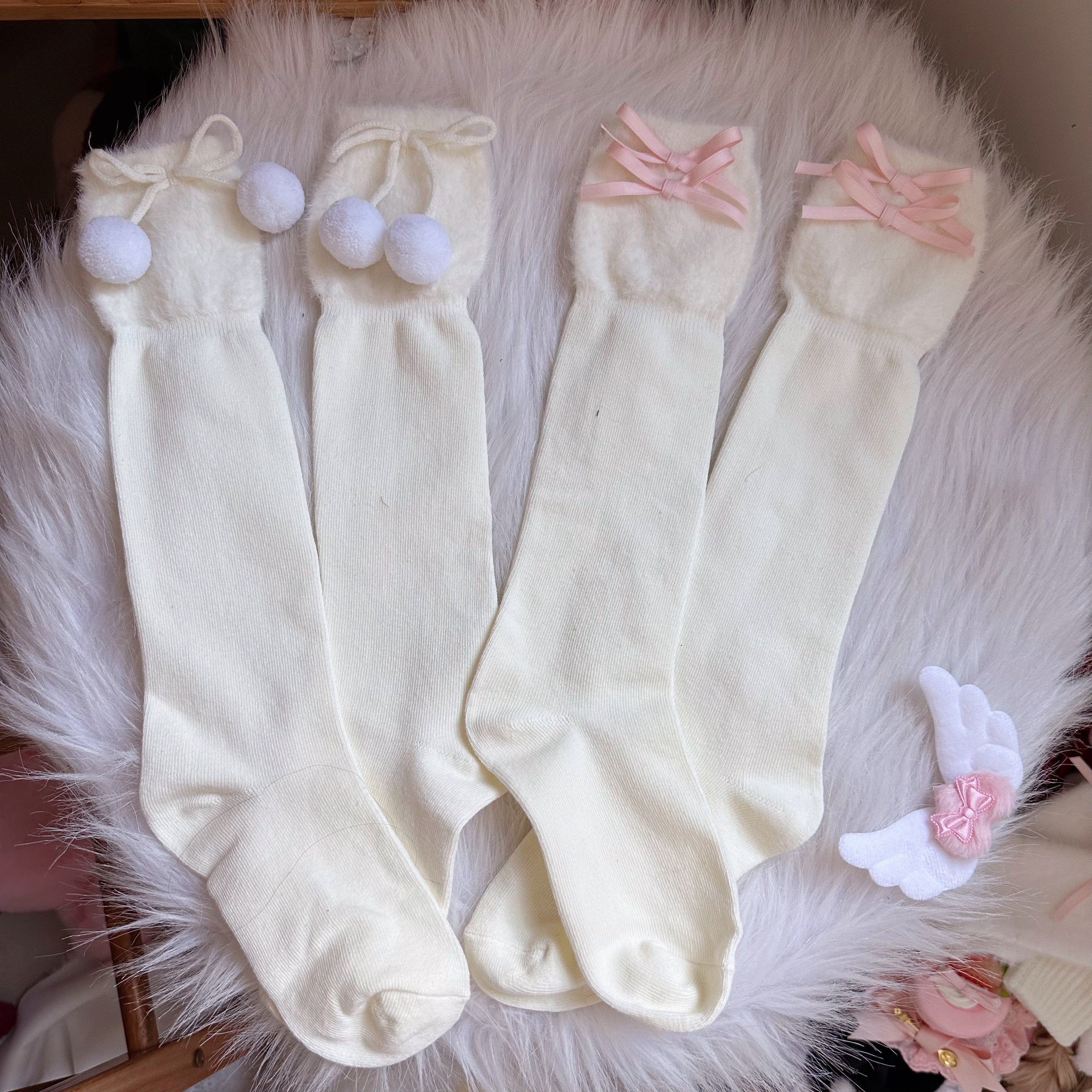 White Lolita Element Autumn Plush Thickened Gloves with Small Accessories