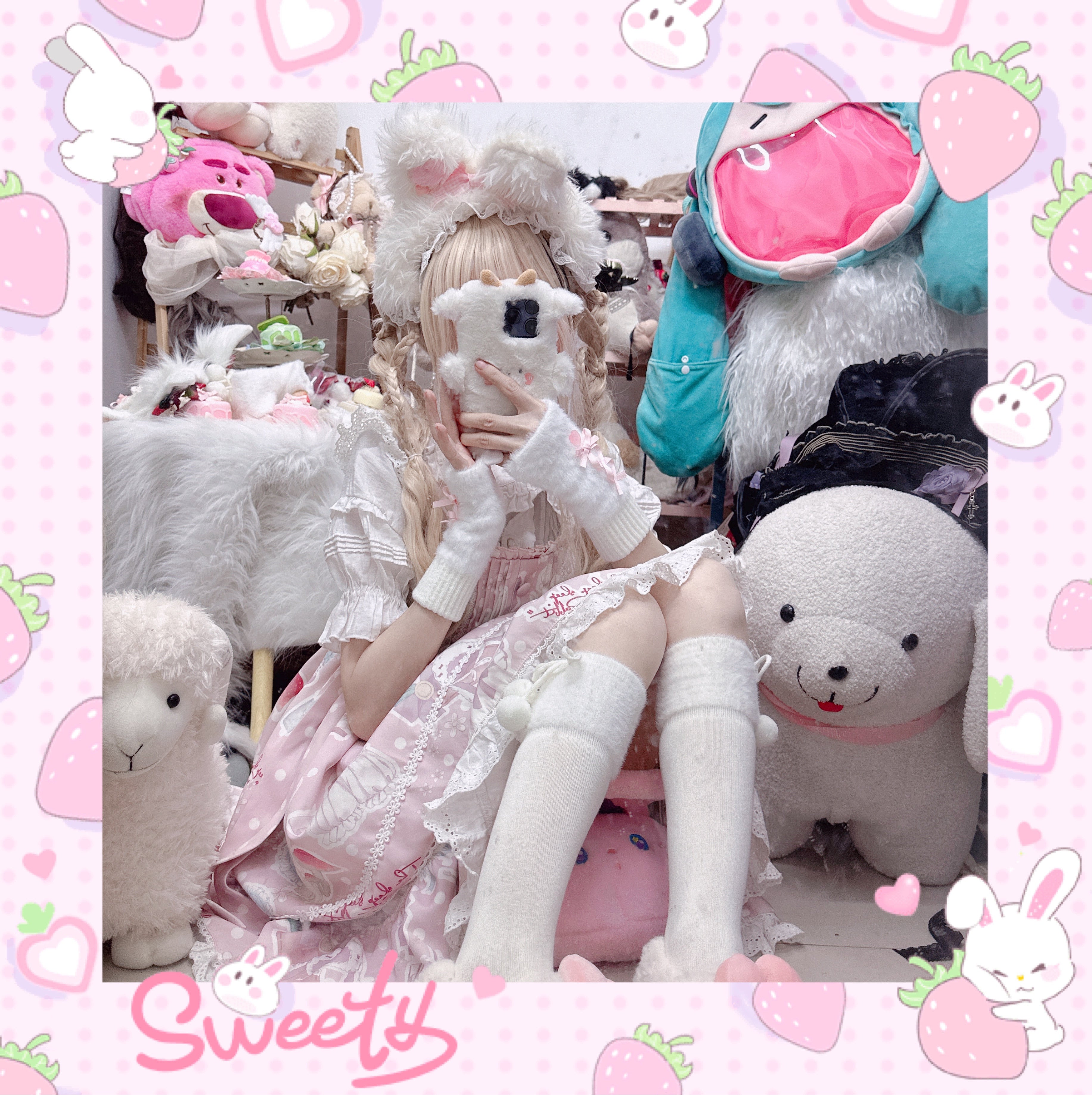 White Lolita Element Autumn Plush Thickened Gloves with Small Accessories
