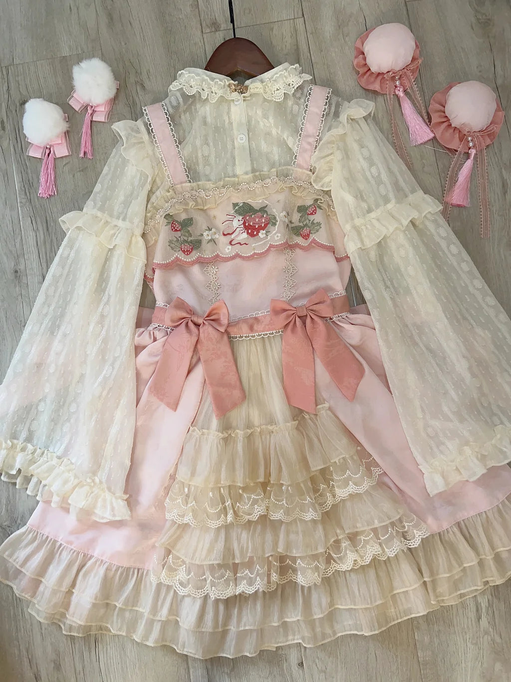 Qi Lolita Sweet Cake Pink Cream Strawberry Bunny Lolita Dress 